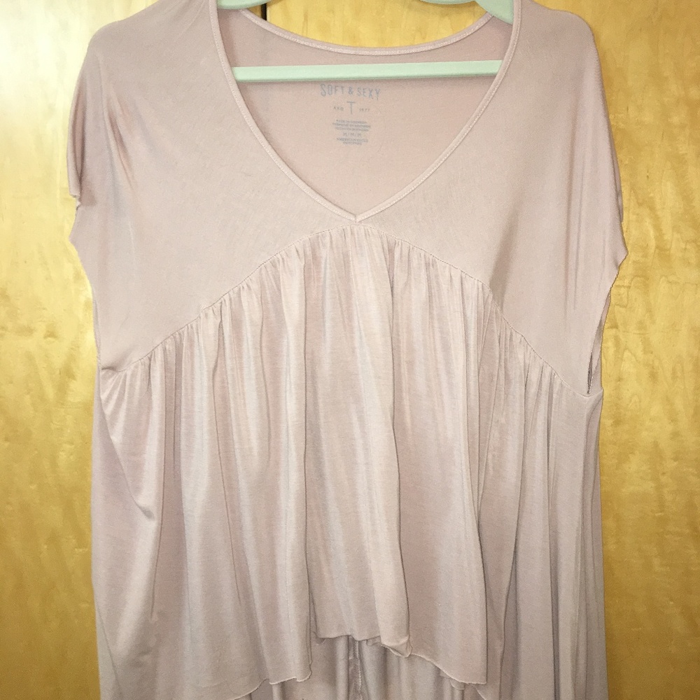 American Eagle flowy t shirt